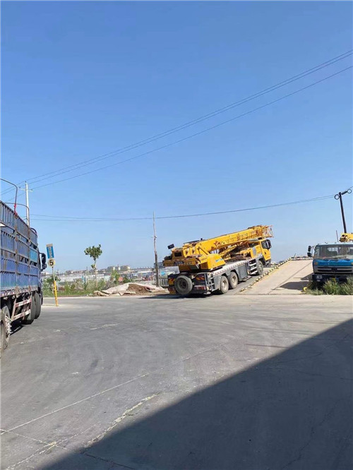 彭水25吨吊车的租赁价格大概是多少？